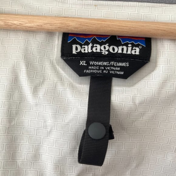 Patagonia Waterproof Shell - Picture 5 of 12